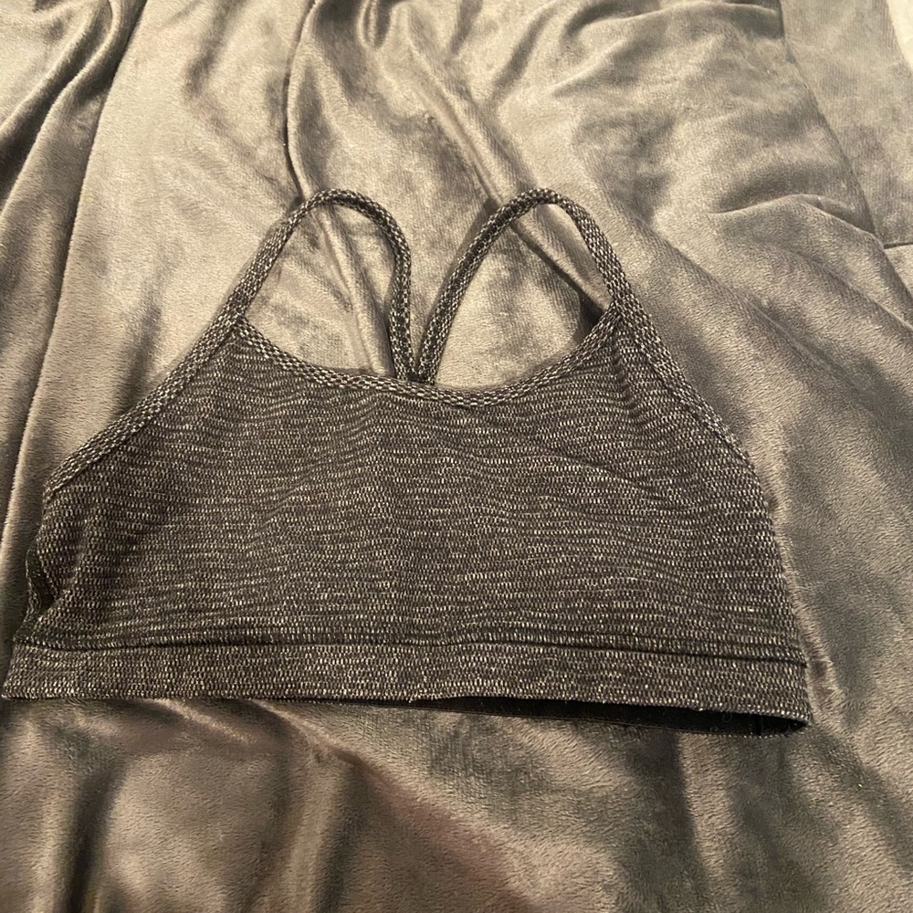 Lululemon Flow Y bra